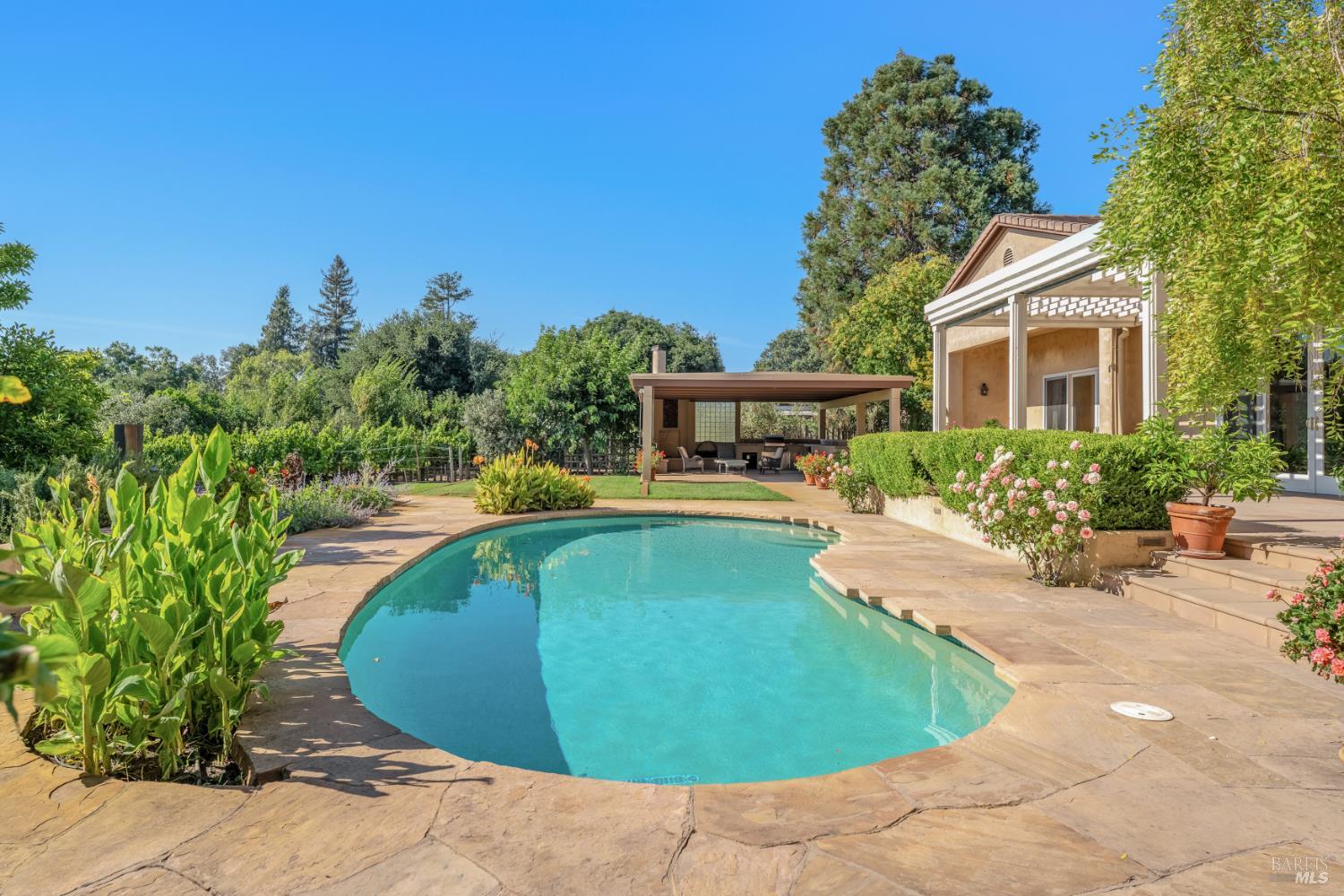 4163 E 3rd Avenue Napa CA 94558