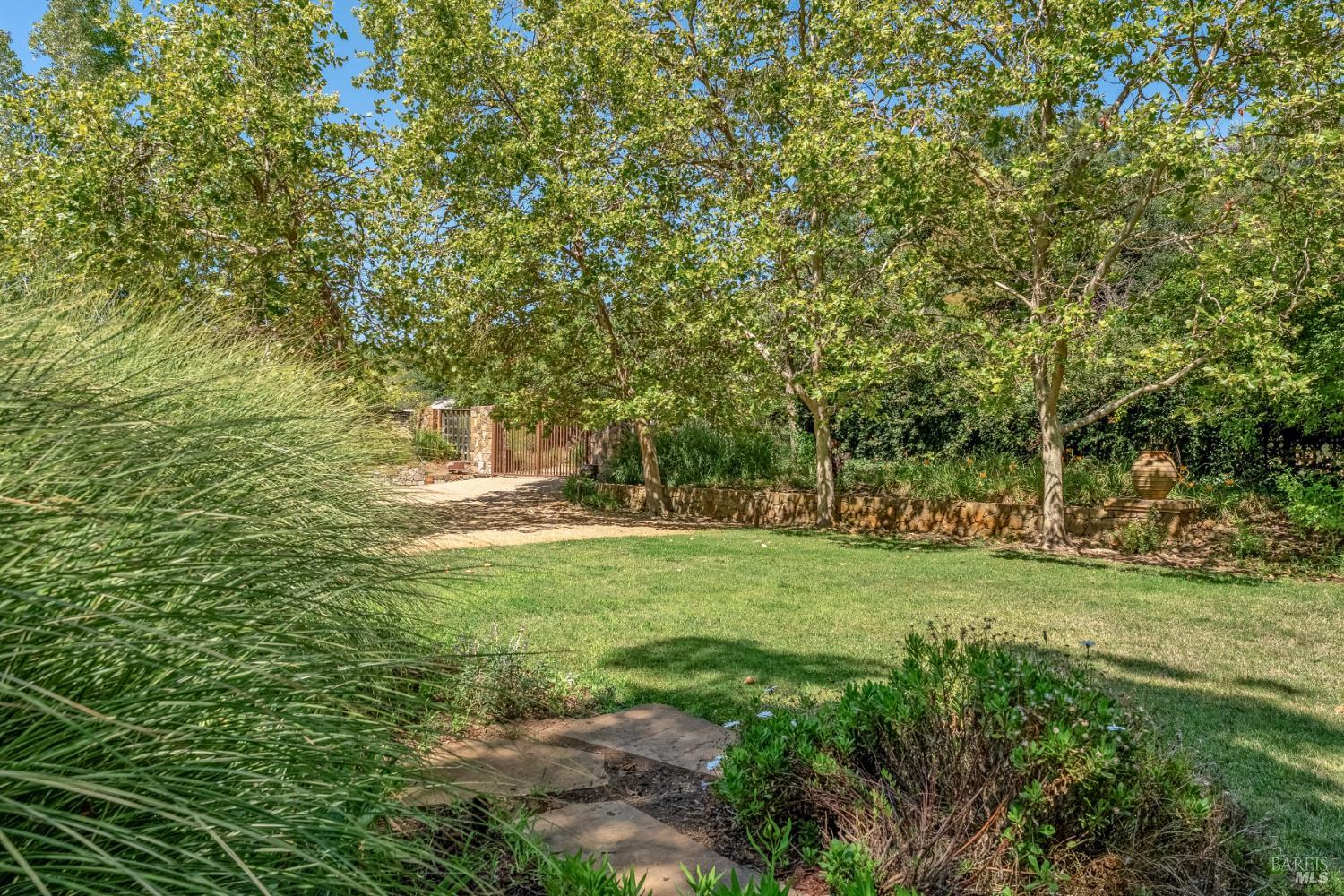 4163 E 3rd Avenue Napa CA 94558