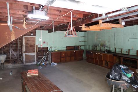 8822 Oak Grove Avenue Sebastopol CA 95472