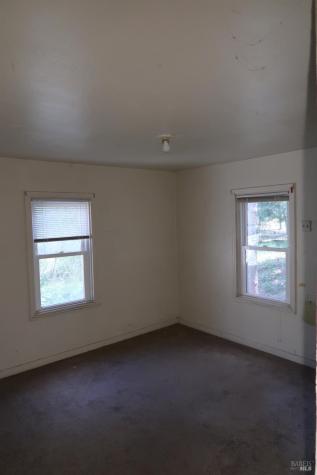 8822 Oak Grove Avenue Sebastopol CA 95472