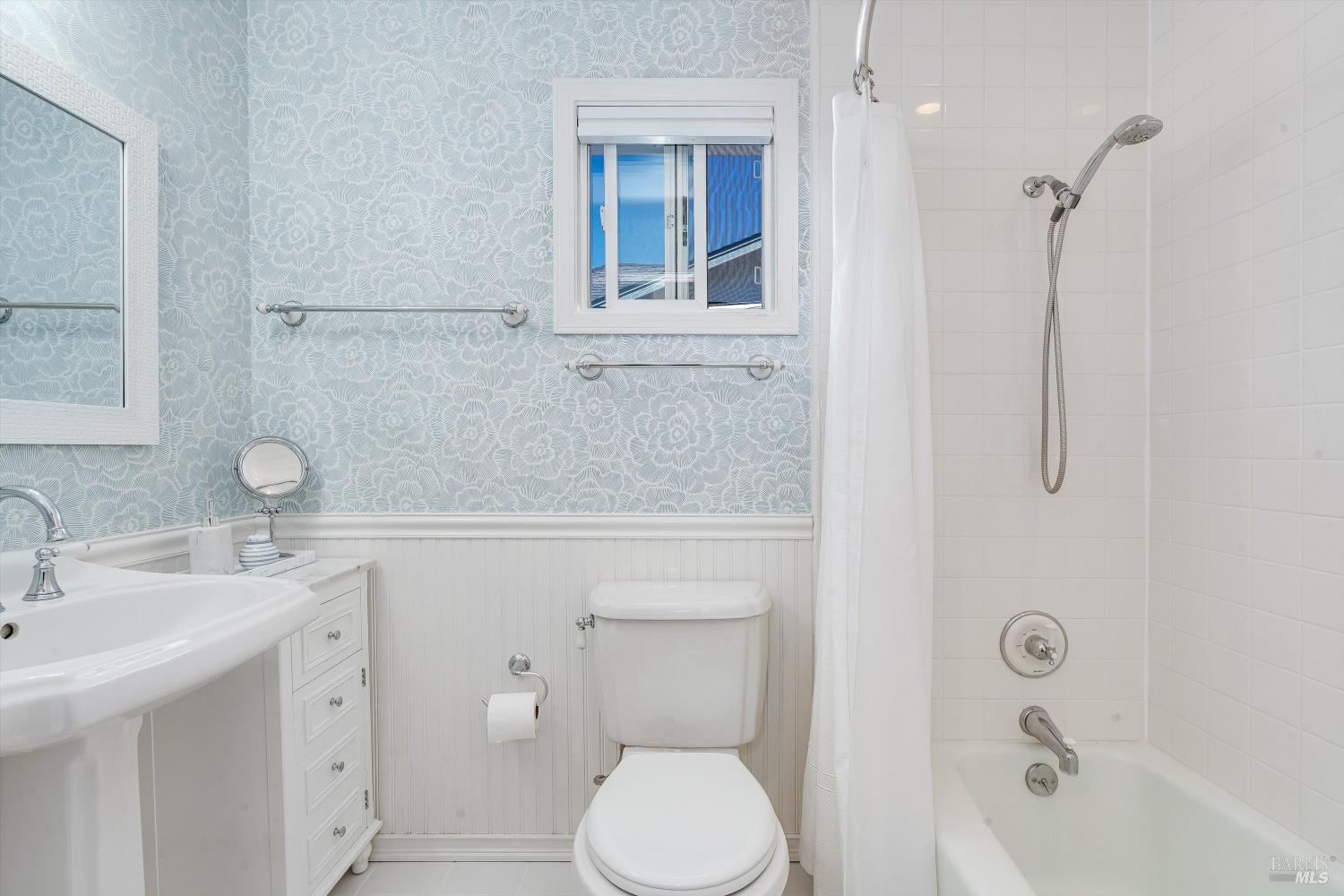 1116 Lanewood Way Santa Rosa CA 95404