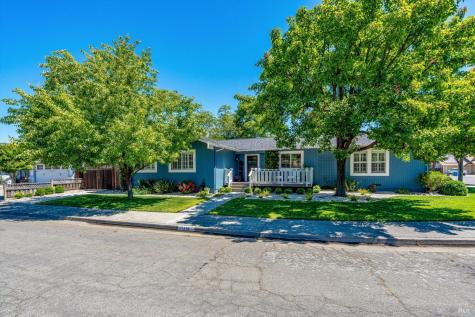 1116 Lanewood Way Santa Rosa CA 95404