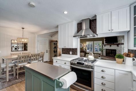 1116 Lanewood Way Santa Rosa CA 95404