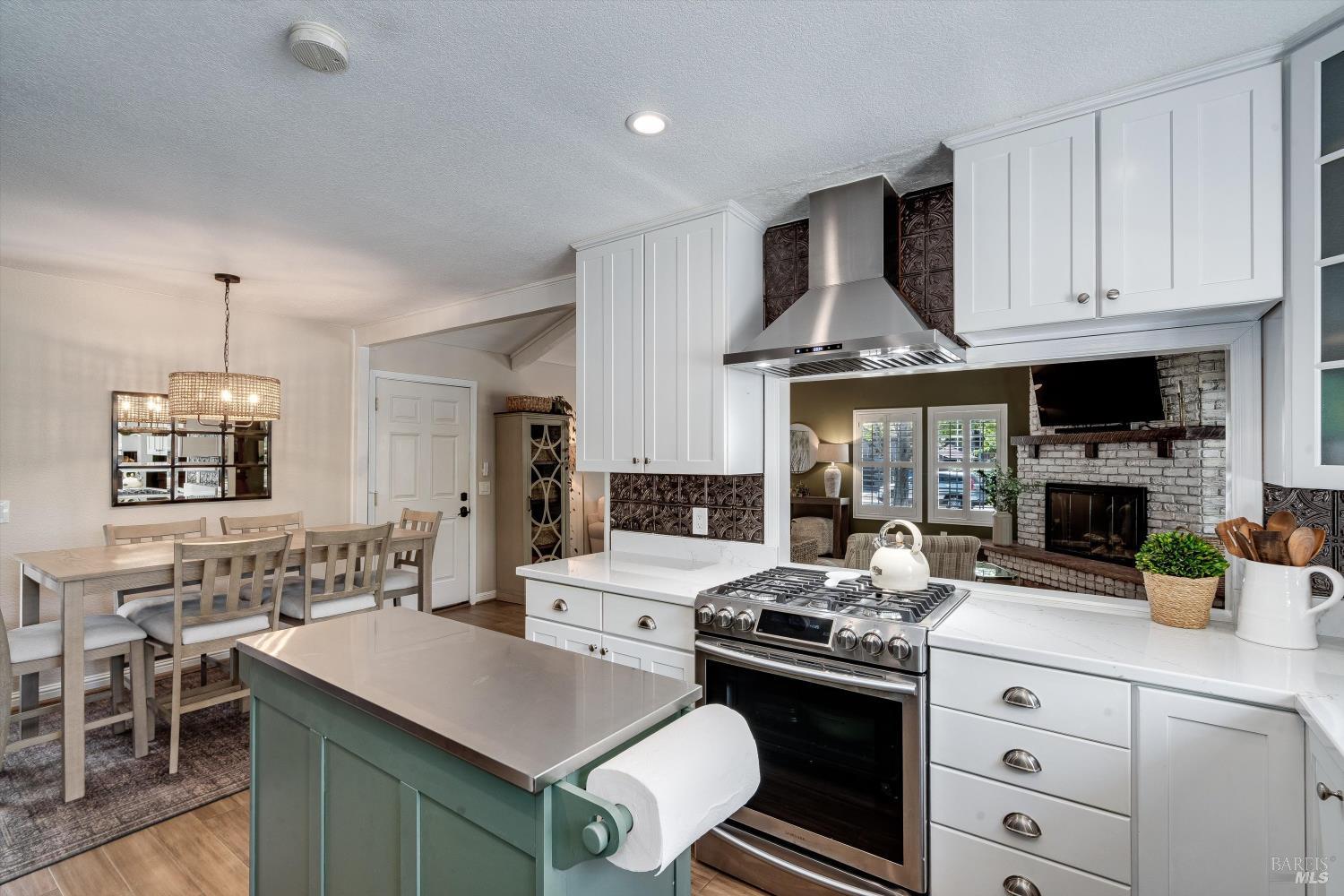 1116 Lanewood Way Santa Rosa CA 95404
