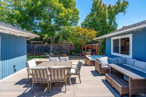 1116 Lanewood Way Santa Rosa CA 95404