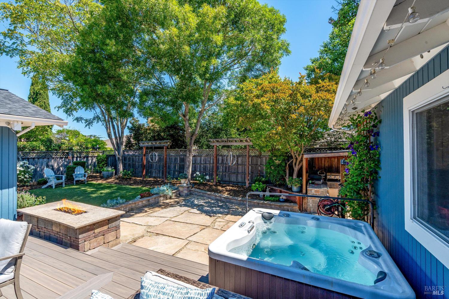 1116 Lanewood Way Santa Rosa CA 95404