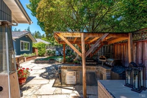 1116 Lanewood Way Santa Rosa CA 95404