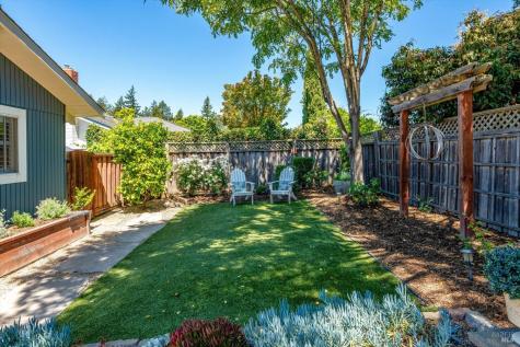 1116 Lanewood Way Santa Rosa CA 95404