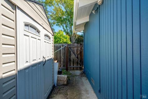 1116 Lanewood Way Santa Rosa CA 95404