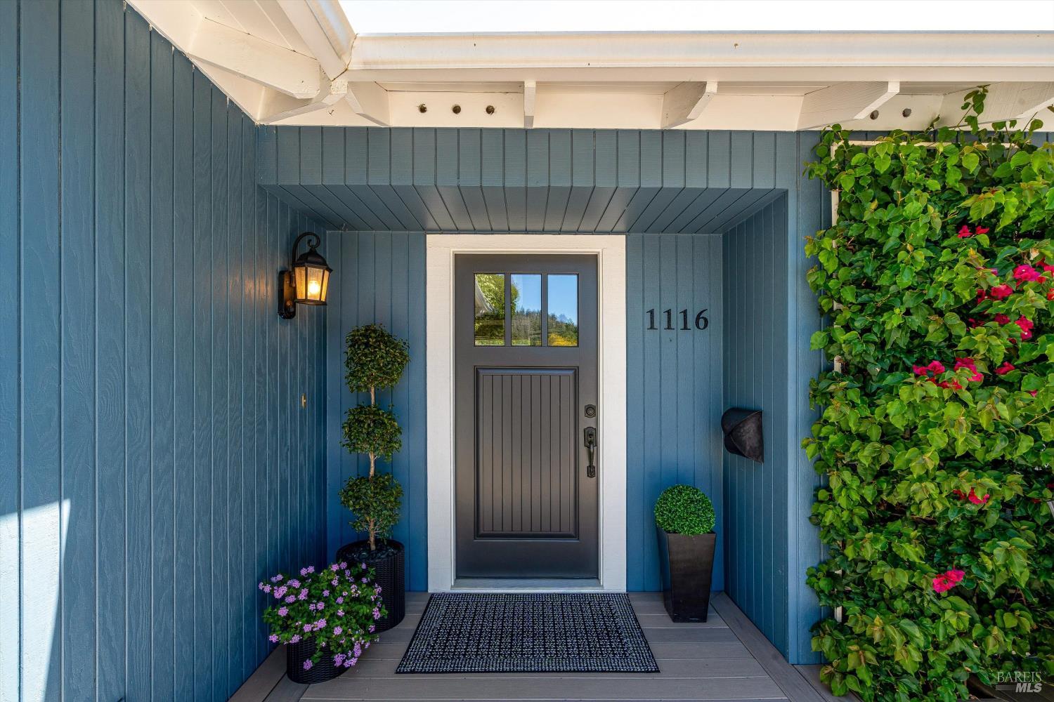 1116 Lanewood Way Santa Rosa CA 95404