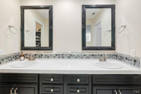 5260 San Luis Avenue Santa Rosa CA 95409