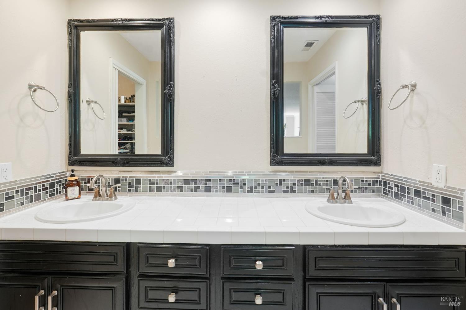 5260 San Luis Avenue Santa Rosa CA 95409