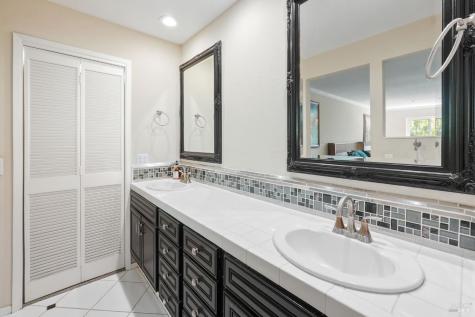 5260 San Luis Avenue Santa Rosa CA 95409