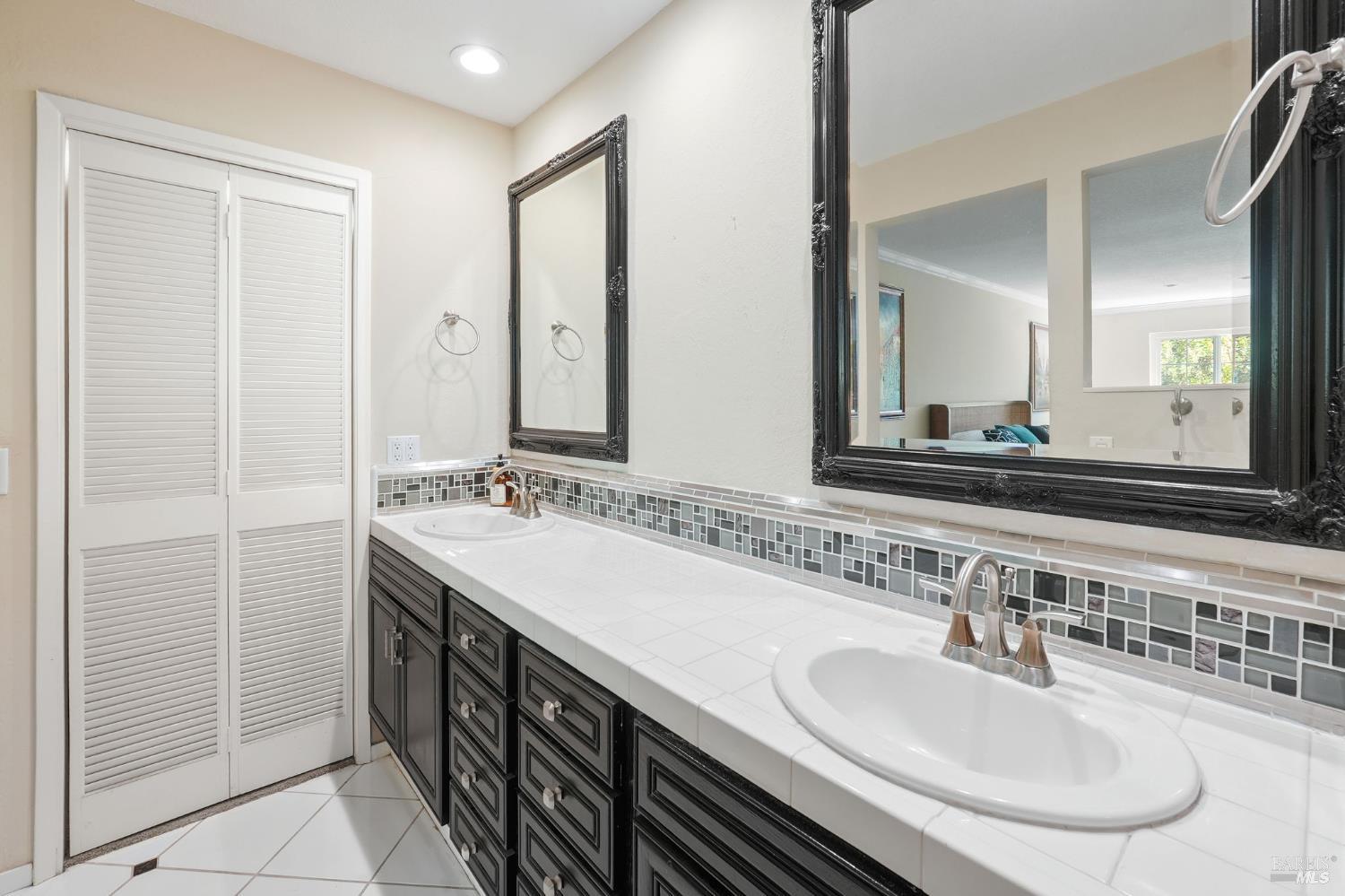 5260 San Luis Avenue Santa Rosa CA 95409