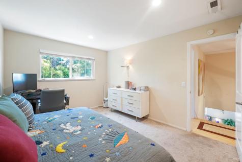 5260 San Luis Avenue Santa Rosa CA 95409