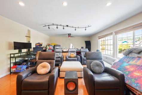 5260 San Luis Avenue Santa Rosa CA 95409