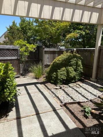 21222 Via Colombard Sonoma CA 95476