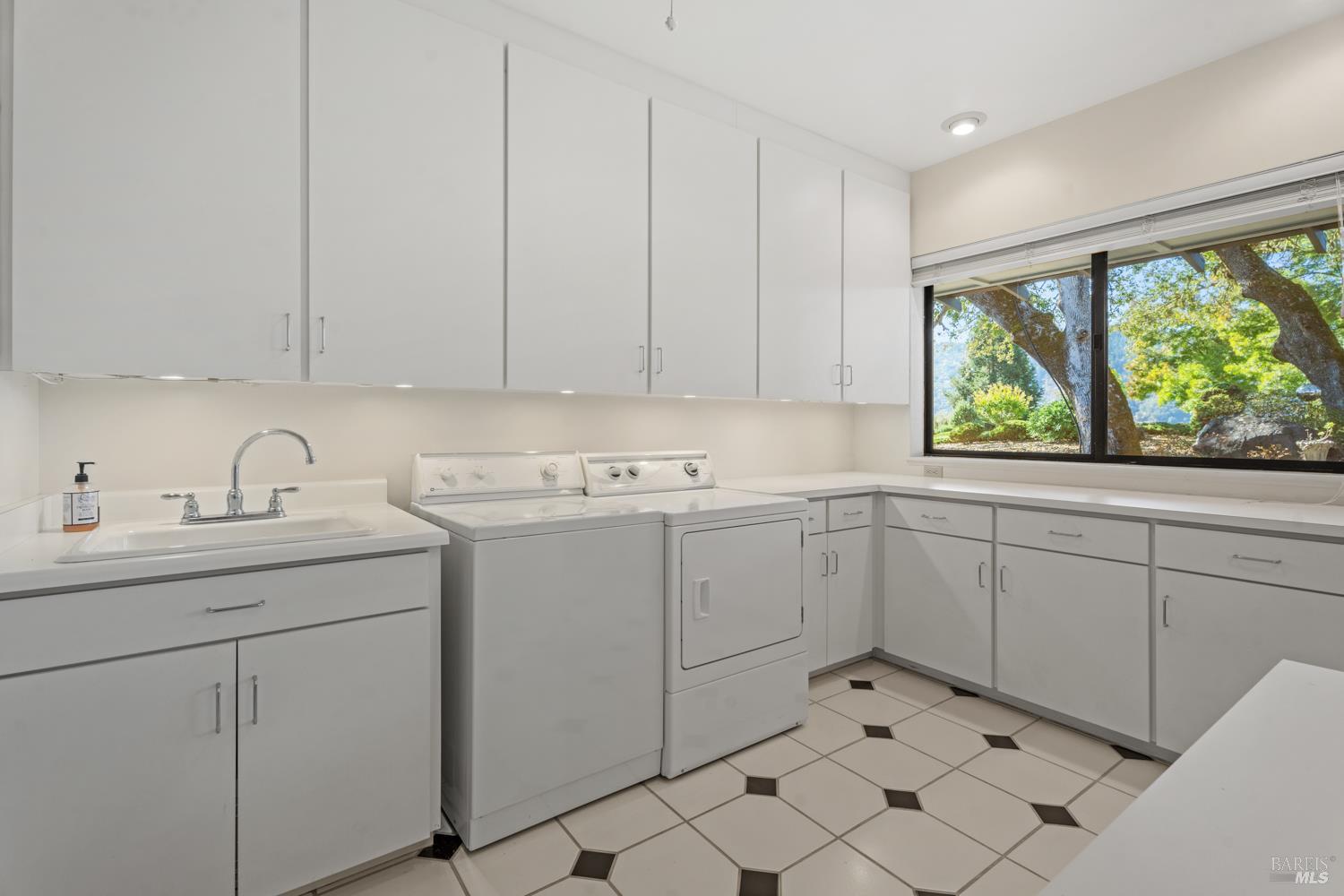241 Henry Station Road Ukiah CA 95482
