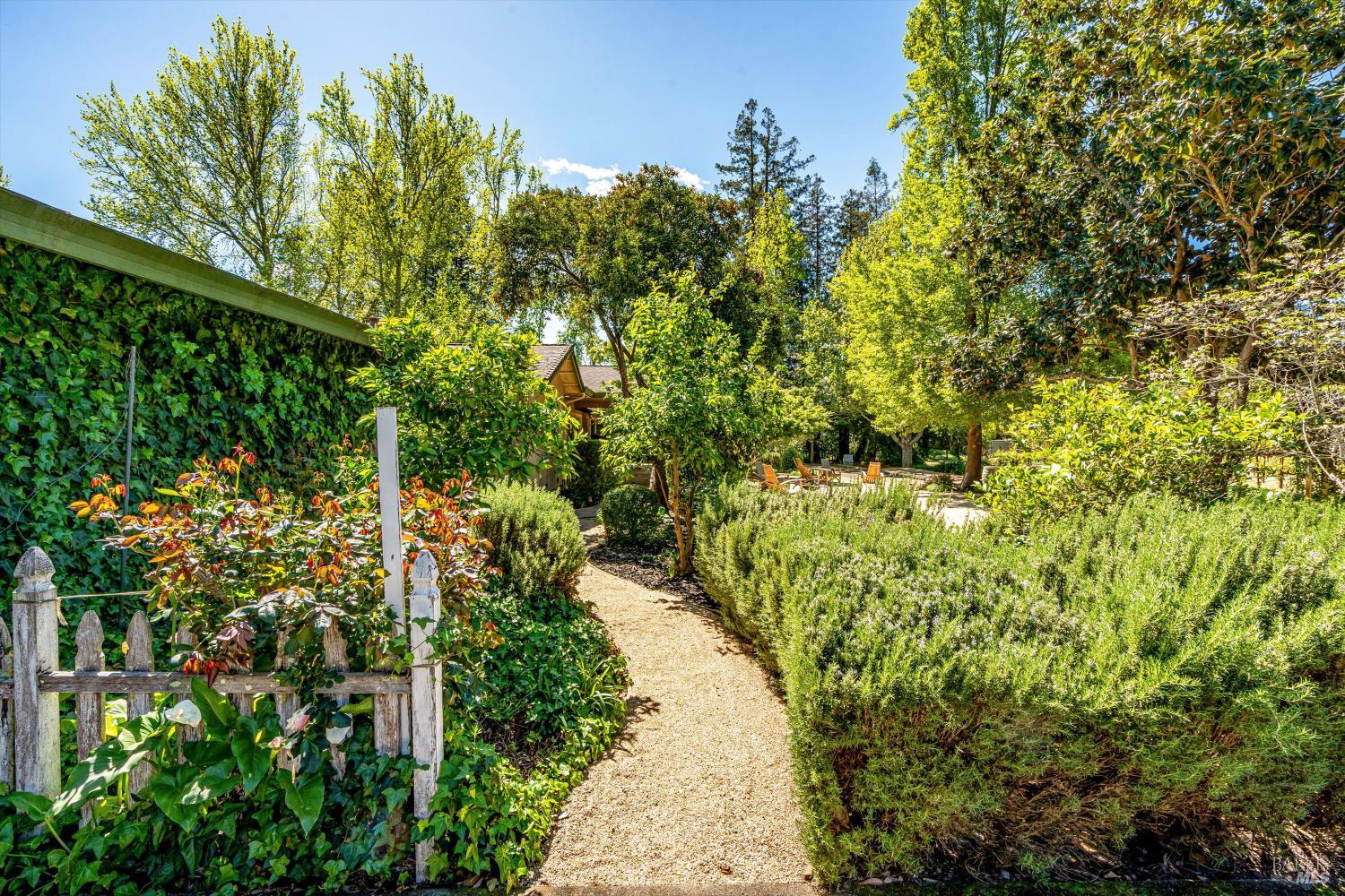 1040 Mount George Avenue Napa CA 94558