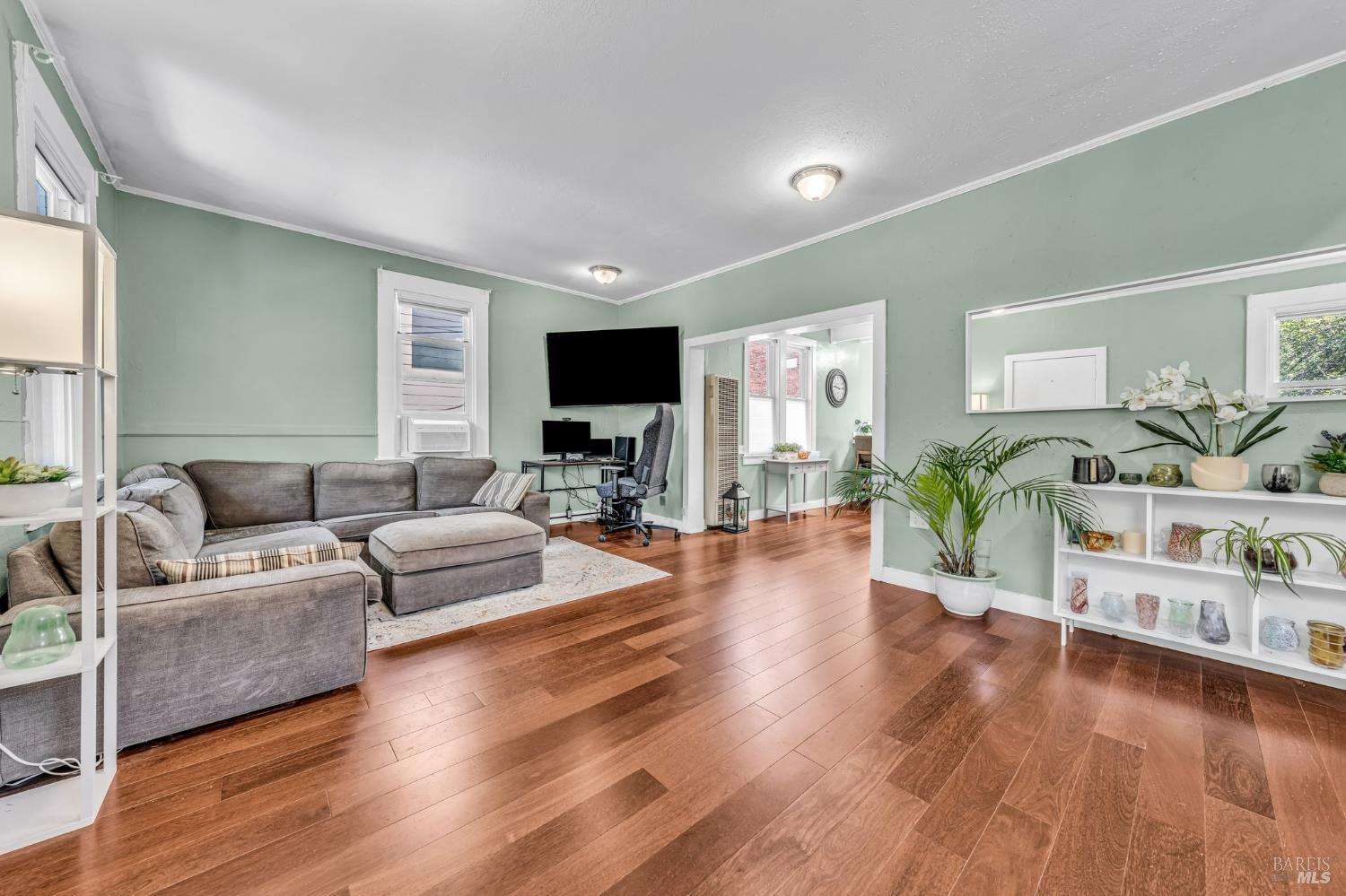 215 Tunnel Avenue Richmond CA 94801