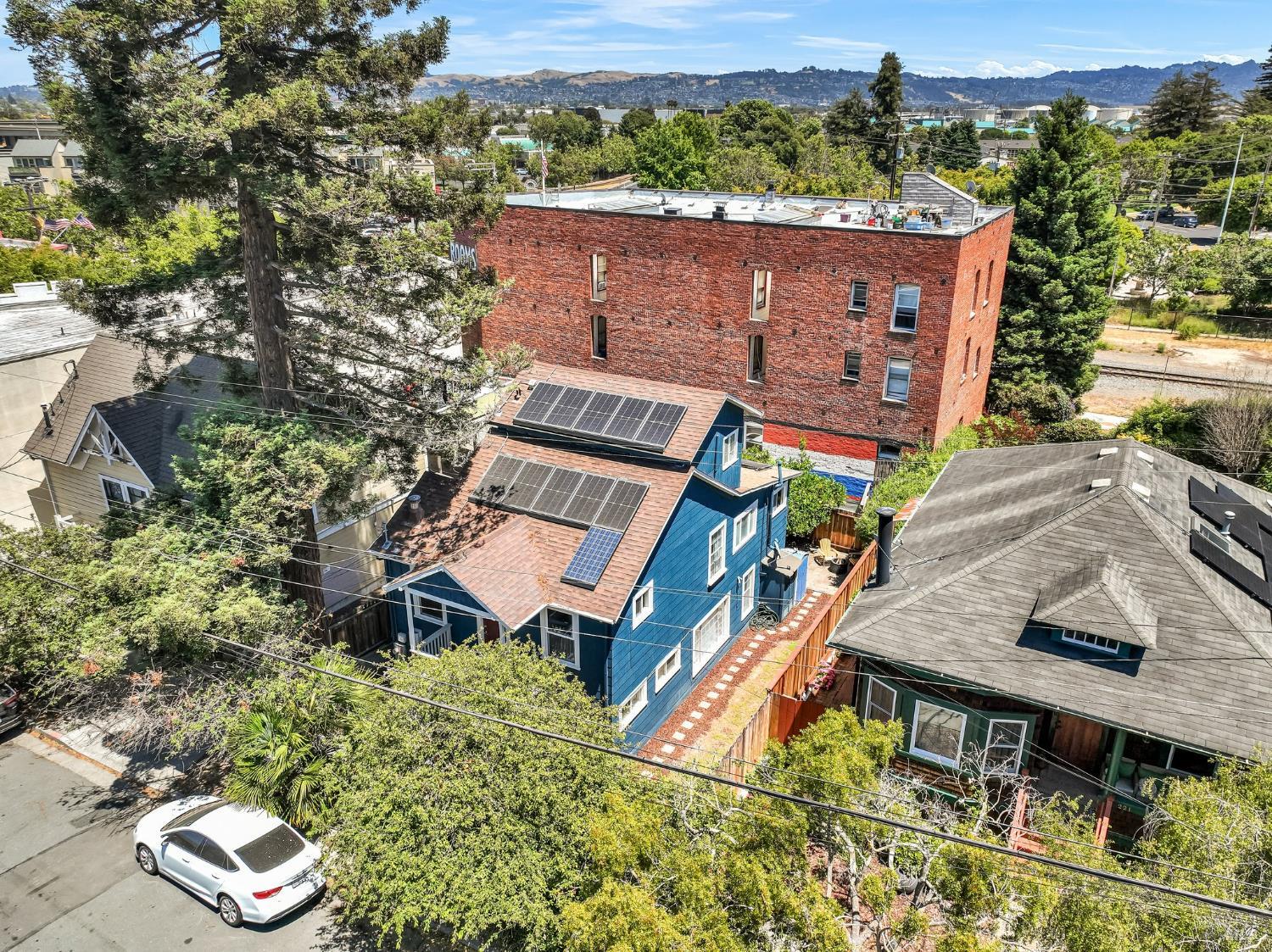 215 Tunnel Avenue Richmond CA 94801