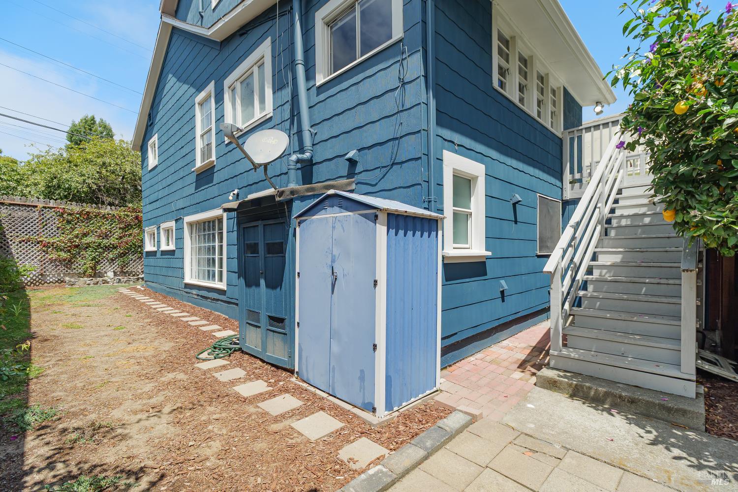 215 Tunnel Avenue Richmond CA 94801