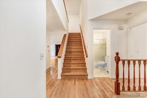 401 Fairway Court Healdsburg CA 95448