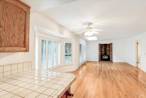 401 Fairway Court Healdsburg CA 95448