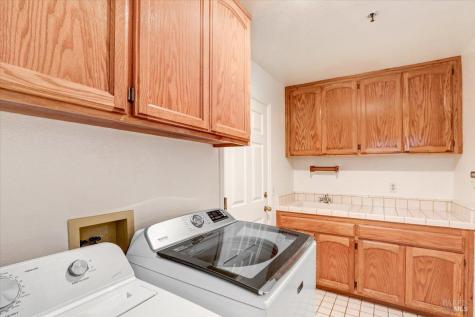 401 Fairway Court Healdsburg CA 95448