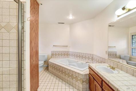 401 Fairway Court Healdsburg CA 95448