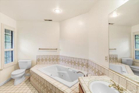 401 Fairway Court Healdsburg CA 95448