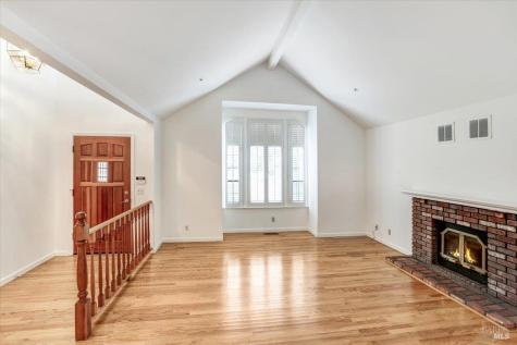 401 Fairway Court Healdsburg CA 95448