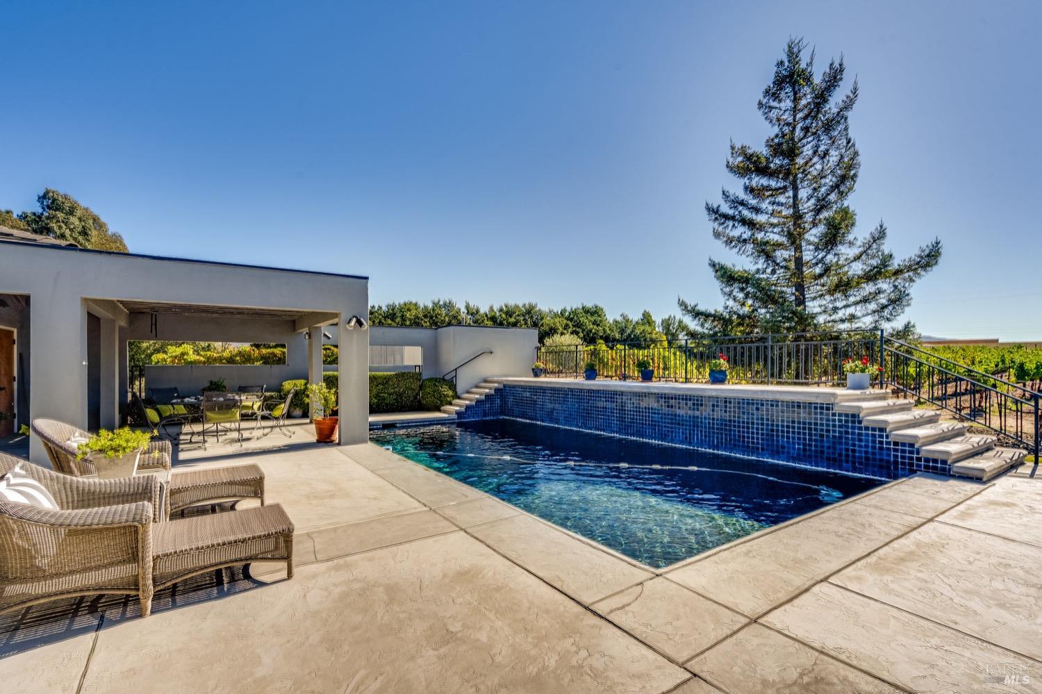 1095 Hardman Avenue Napa CA 94558