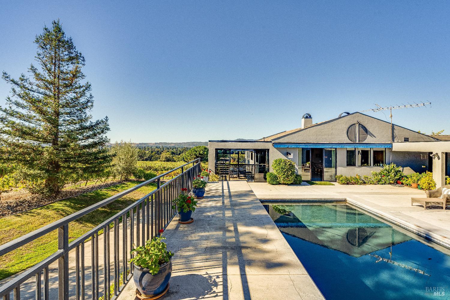 1095 Hardman Avenue Napa CA 94558