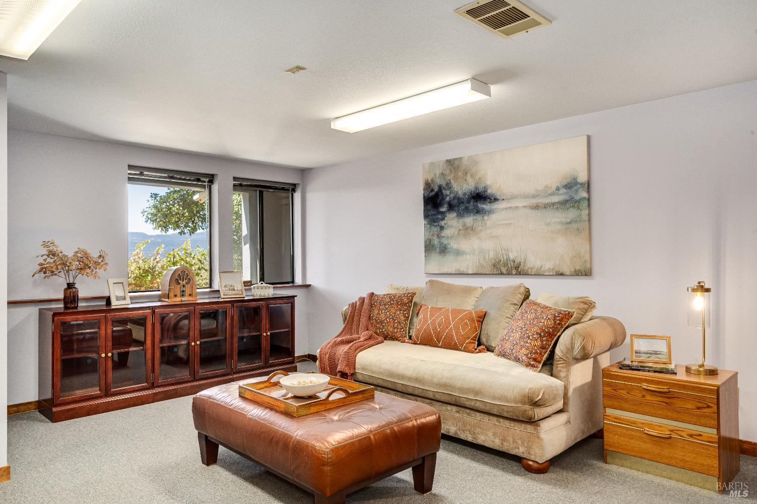 1095 Hardman Avenue Napa CA 94558