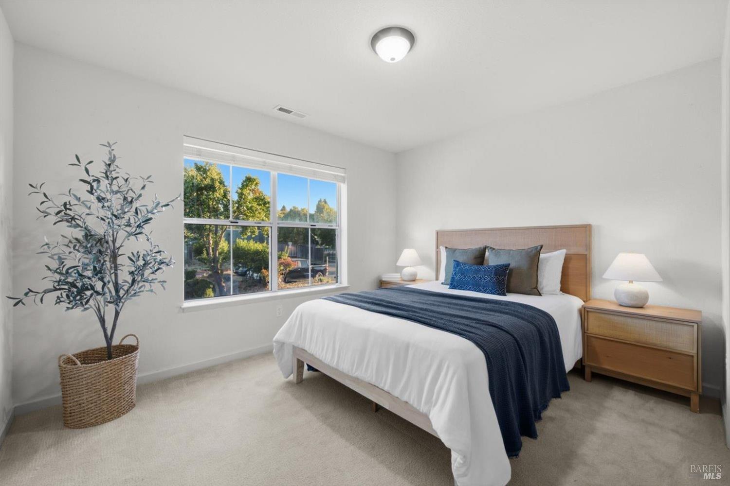 949 Mcnear Avenue Petaluma CA 94952