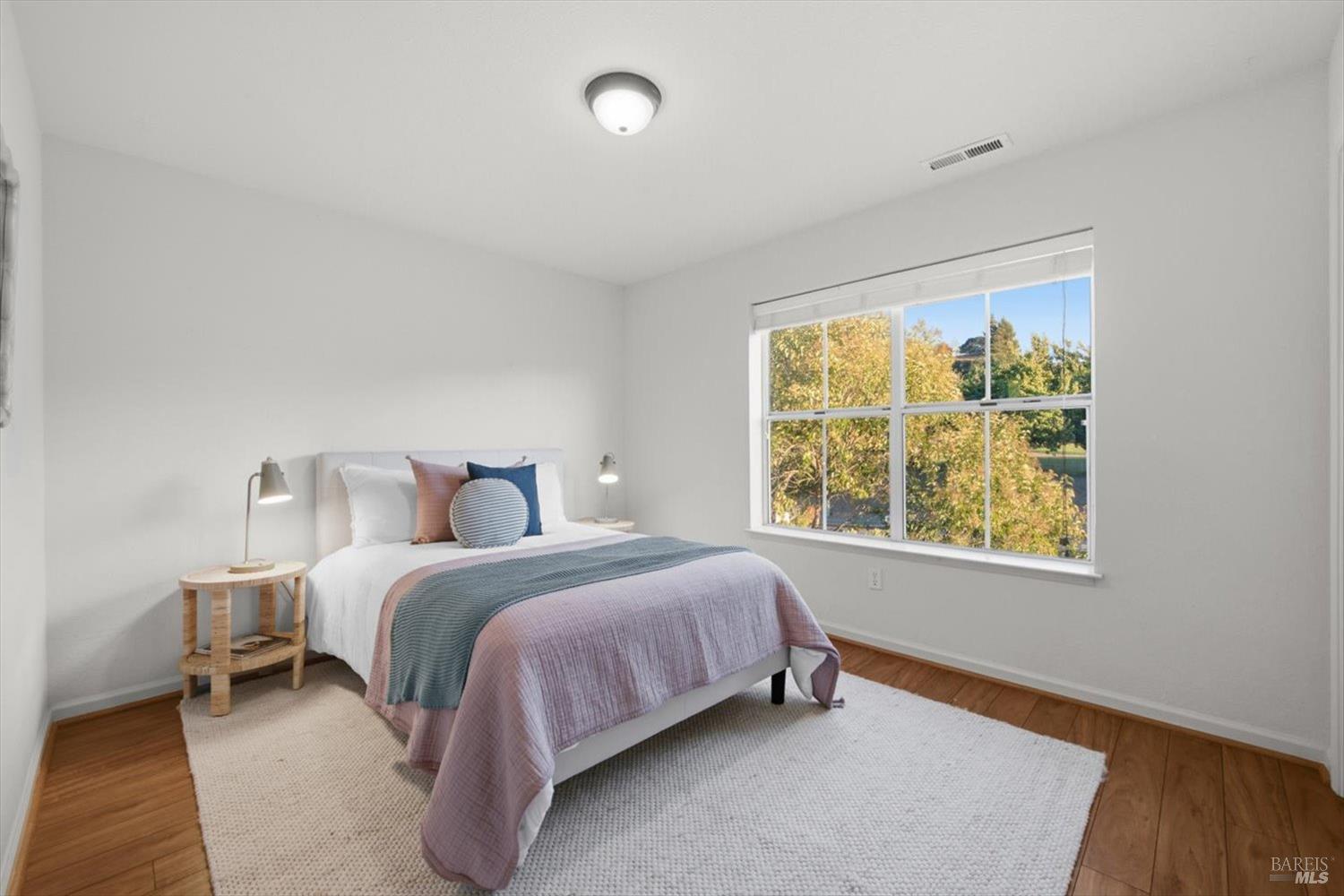 949 Mcnear Avenue Petaluma CA 94952