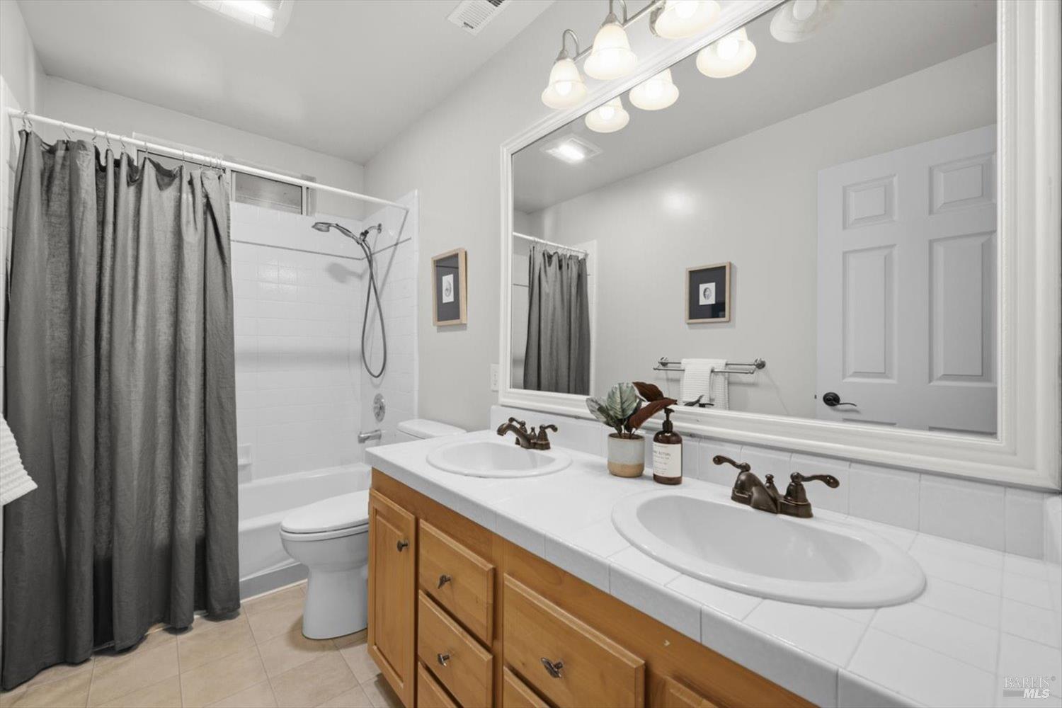 949 Mcnear Avenue Petaluma CA 94952