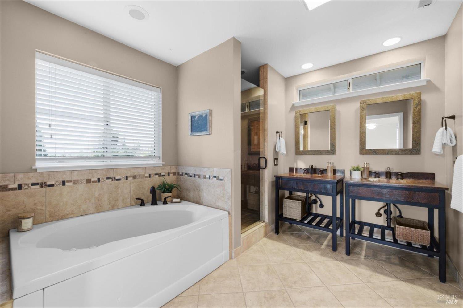 949 Mcnear Avenue Petaluma CA 94952