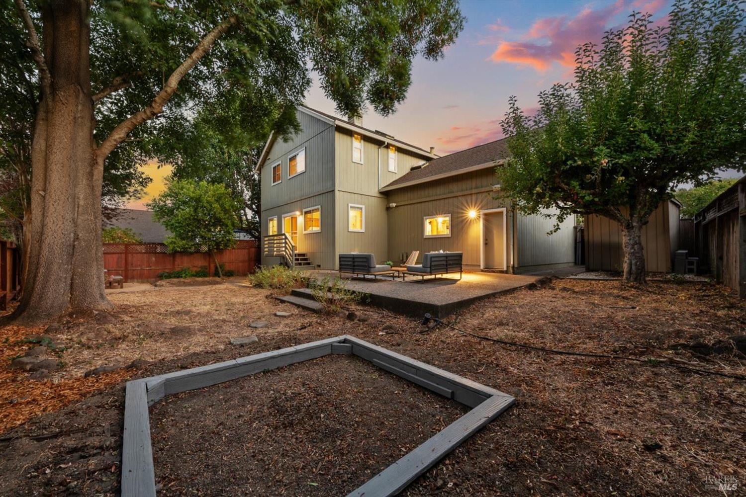 949 Mcnear Avenue Petaluma CA 94952