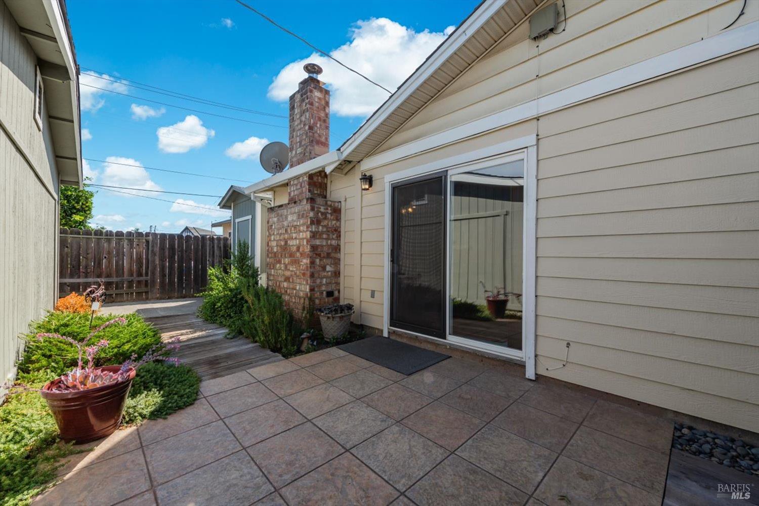 118 Walnut Avenue Vacaville CA 95688