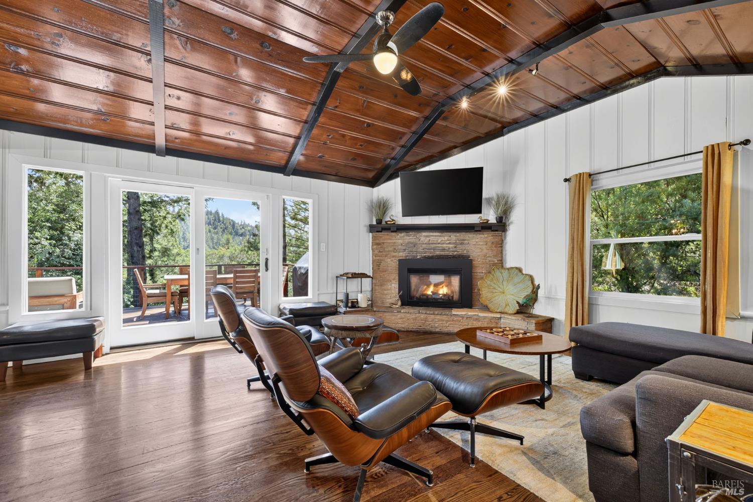 16361 Wright Drive Guerneville CA 95446