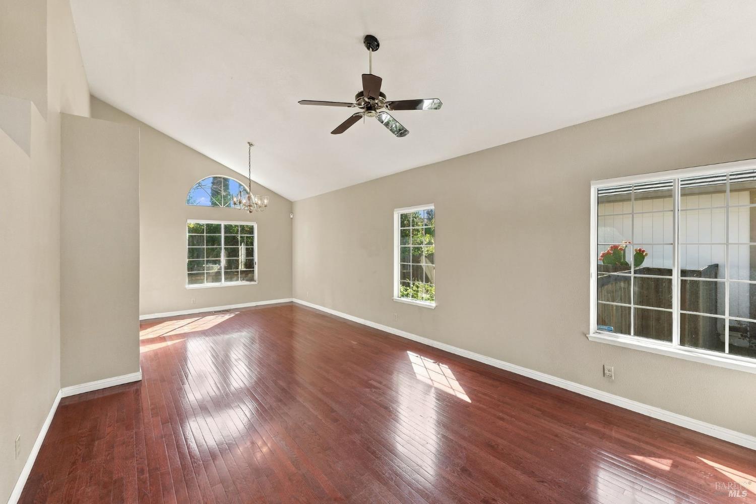 914 Buckingham Drive Windsor CA 95492