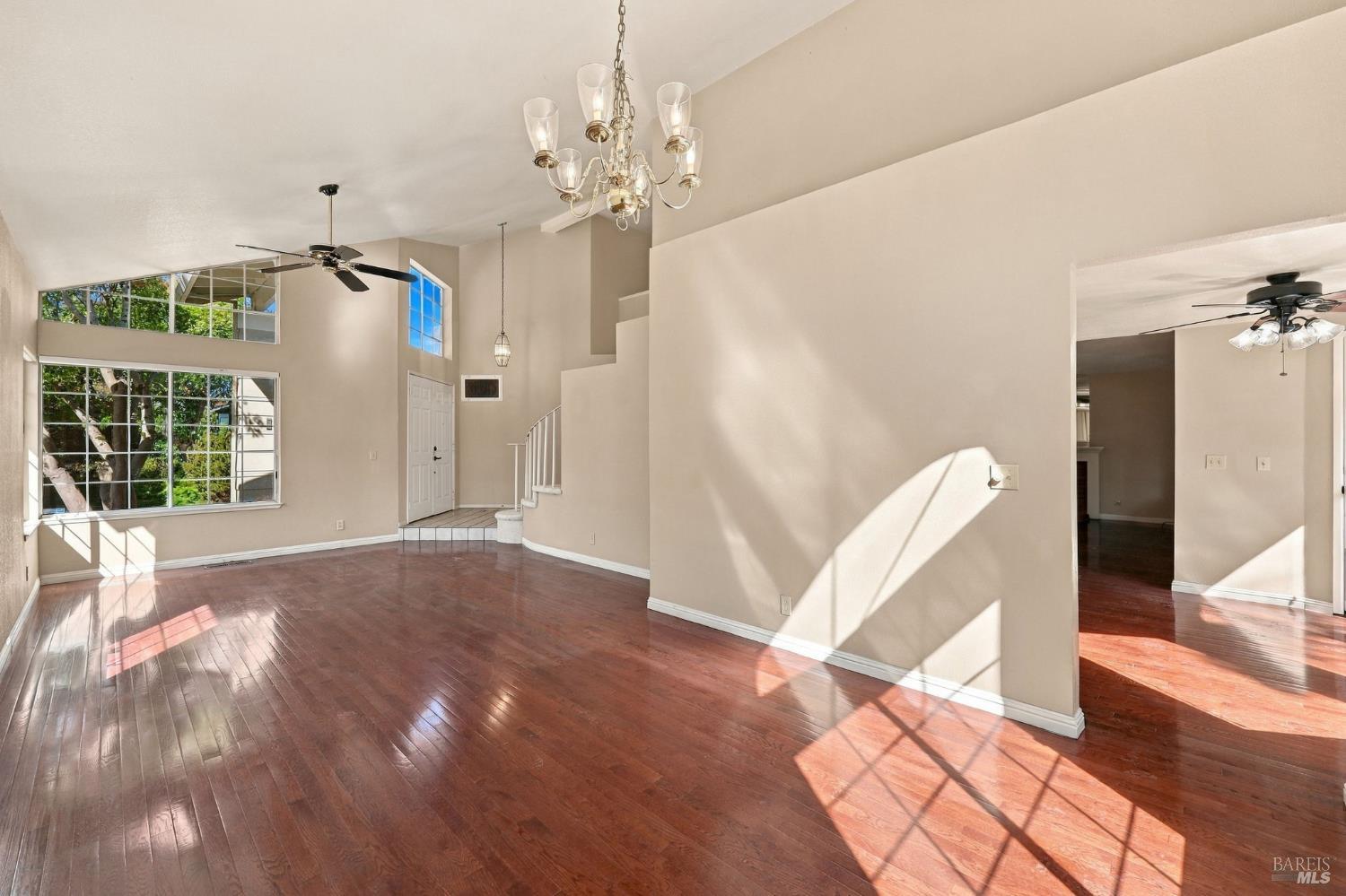 914 Buckingham Drive Windsor CA 95492