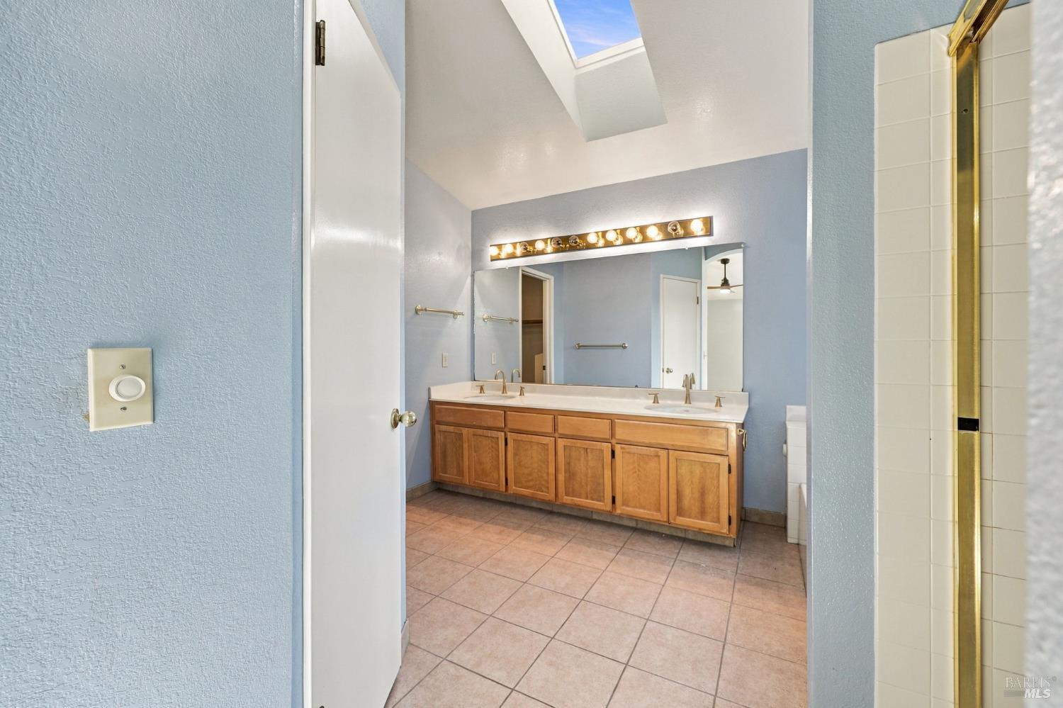 914 Buckingham Drive Windsor CA 95492