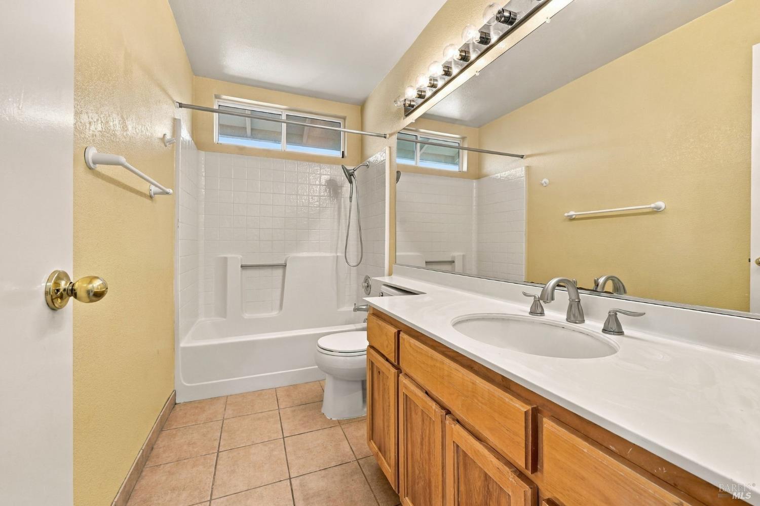 914 Buckingham Drive Windsor CA 95492