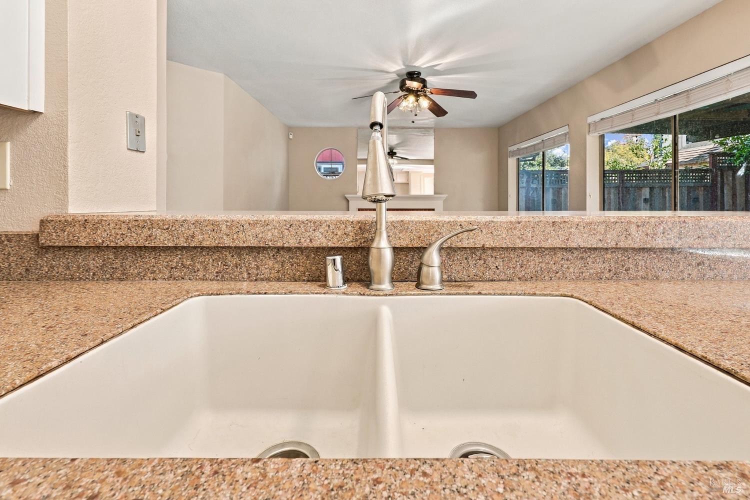 914 Buckingham Drive Windsor CA 95492