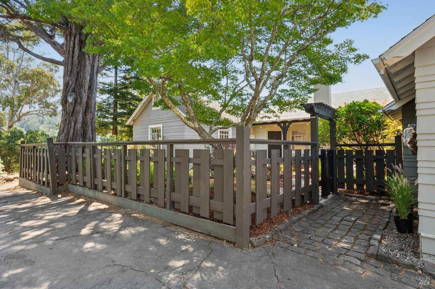 10 Fawn Ridge Fairfax CA 94930