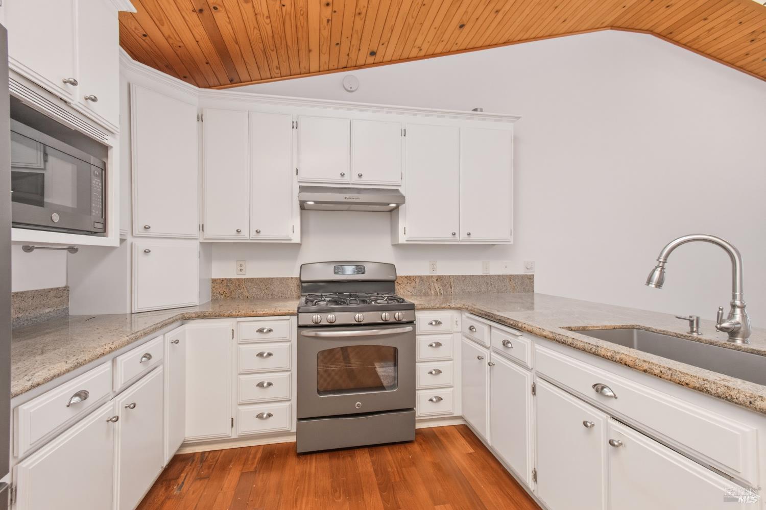 1133 Stanford Court Napa CA 94558
