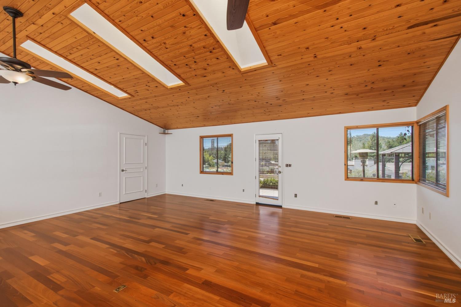 1133 Stanford Court Napa CA 94558